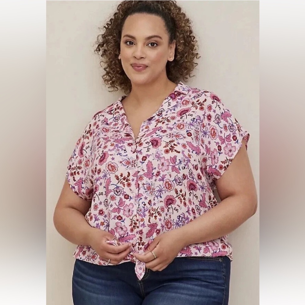 Torrid size 00x 10 M/L Pink Floral Dolman Short Sleeve Tie Front Blouse